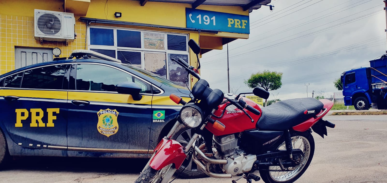 Motocicleta Santa Inês