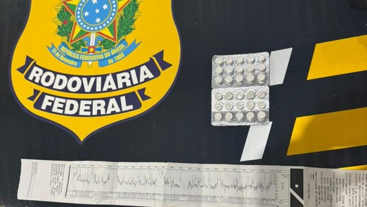 O homem estava portando 30 comprimidos de anfetamina e havia saído de São Paulo (SP) e seguia com destino final a Belém (PA)