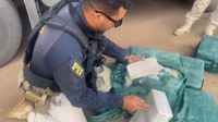 PRF apreende quase 250kg de pasta base de cocaína durante fiscalização em Balsas (MA)
