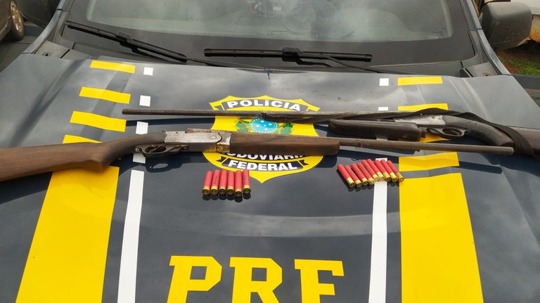 PRF apreende 2 espingardas em Caarapó (MS)