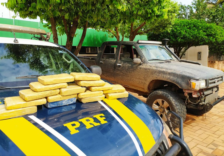 PRF apreende 15,6 Kg de cocaína em Rio Verde (MS)