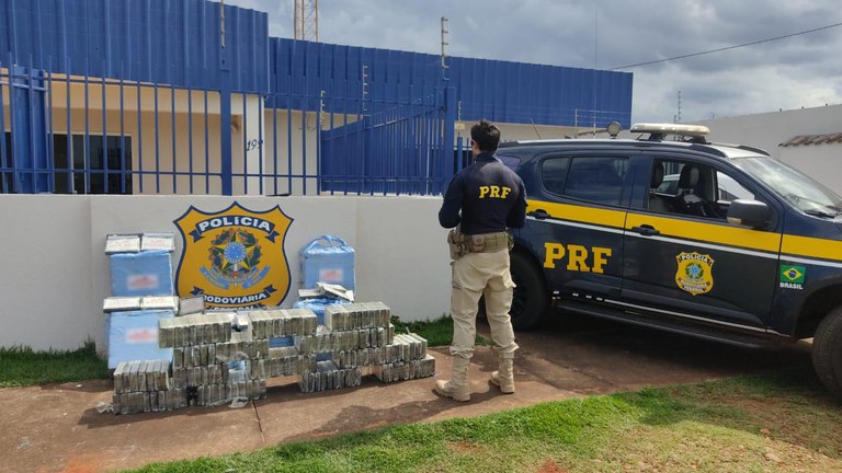 PRF apreende 484 Kg de cocaína em carga de carnes em Paranaíba (MS).