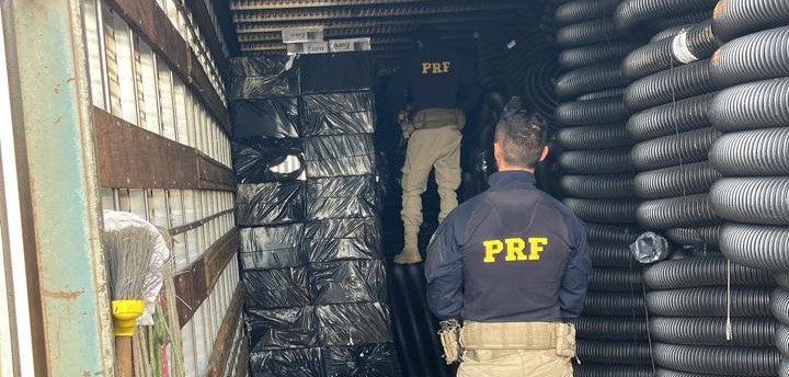 PRF apreende 350 mil maços de cigarros contrabandeados em Cassilândia (MS)