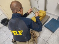 PRF apreende 16 Kg de cocaína e 105 Kg de prata em Corumbá (MS)