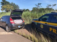 PRF apreende quatro veículos com cigarros contrabandeados na BR-267