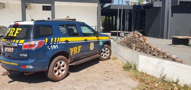 PRF apreende 104 Kg de cocaína em Corumbá (MS).jpg