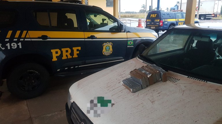 PRF apreende 7 Kg de cocaína em Bataguassu (MS).jpg