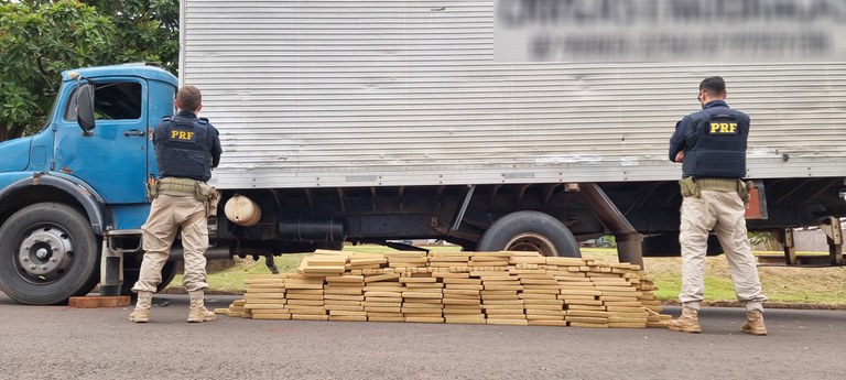 PRF apreende 350kg de maconha em Ivinhema (MS)*
