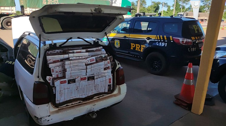PRF apreende 10 mil maços de cigarro em Bataguassu (MS)