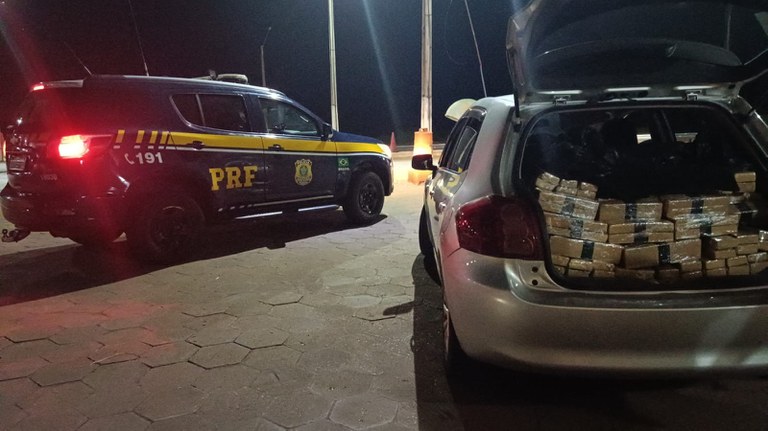 PRF apreende 360,5 kg de maconha em Bataguassu (MS)