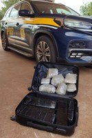 PRF prende passageiro de ônibus com 11,5 Kg de maconha e skunk em Água Clara (MS)