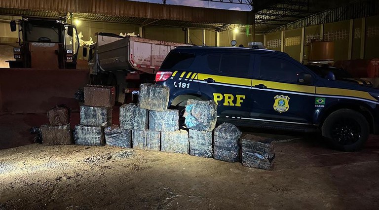 PRF apreende 452 Kg de cocaína em Terenos (MS).jpg
