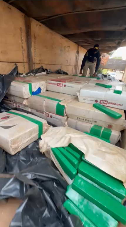 PRF apreende 1,8 tonelada de maconha em Batayporã (MS)