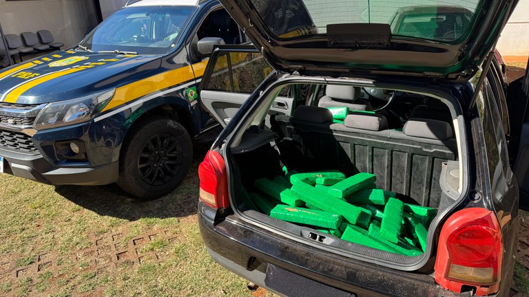 PRF apreende 246 Kg de maconha em Dourados (MS).jpg