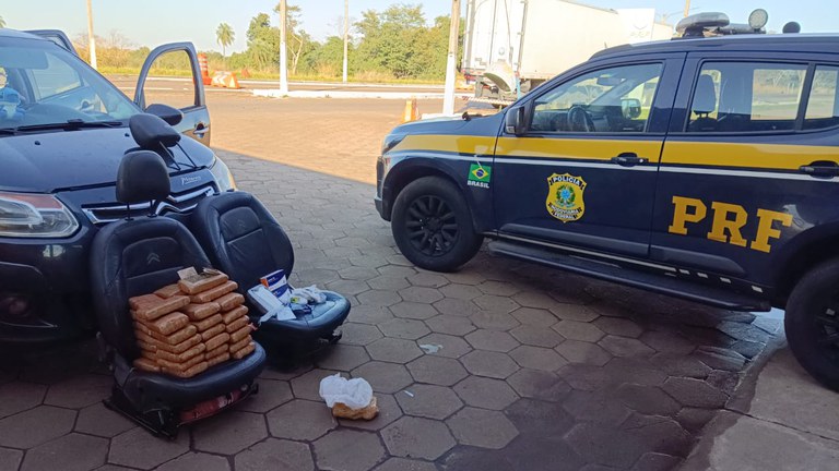 PRF apreende 26 Kg de drogas e medicamentos em Bataguassu (MS).jpg