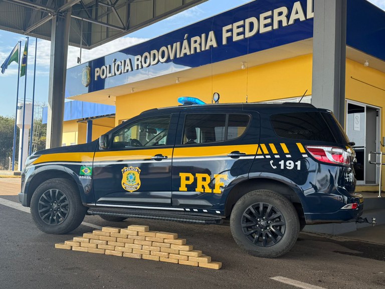 PRF apreende 41 Kg  de cocaína em Paranaíba (MS).jpg