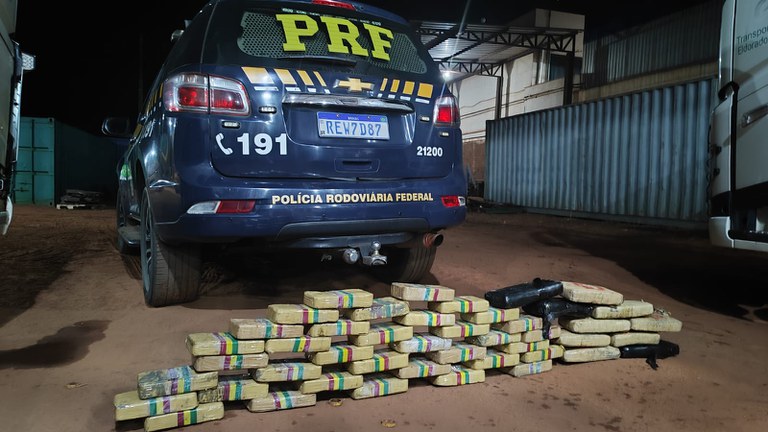 PRF apreende 47 Kg de cocaína e maconha em Três Lagoas (MS).jpg