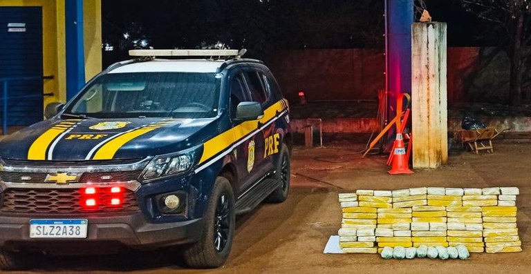 PRF apreende 76 Kg de maconha em Rio Brilhante (MS).jpg