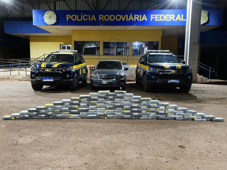 PRF apreende 97 Kg de cocaína em Miranda (MS).jpg