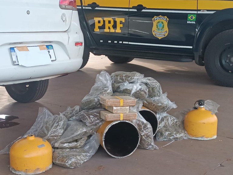 PRF apreende 15 Kg de drogas em Nova Andradina (MS).jpeg