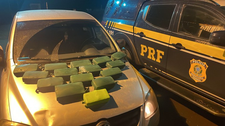 PRF apreende 16 Kg de cocaína em Anastácio (MS).jpg
