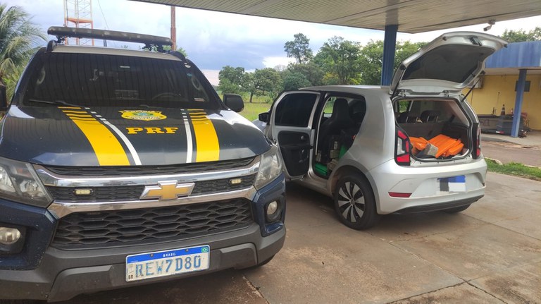 PRF apreende 551 Kg de maconha e recupera veículo em Campo Grande (MS).jpg