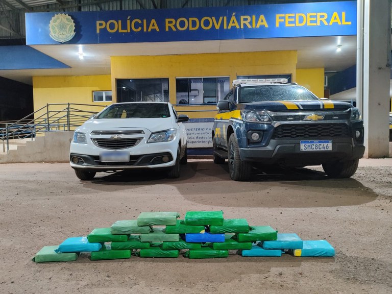 PRF apreende 21,8 kg de cocaína em Miranda (MS)