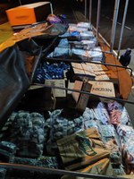 PRF apreende caminhão com alimentos sendo transportados de forma irregular em Eldorado (MS)