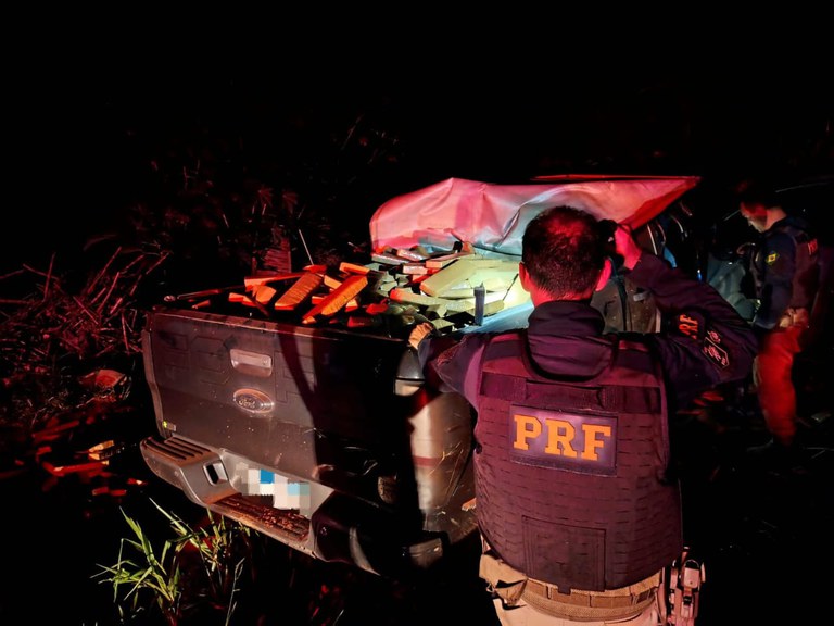 PRF apreende 1,4 tonelada de maconha em Campo Grande (MS).jpg
