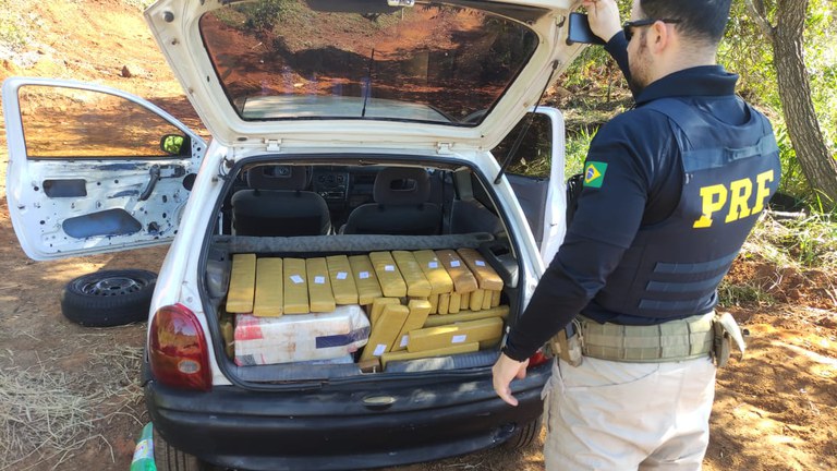 PRF apreende 237,5 kg de maconha em Rio Brilhante (MS)
