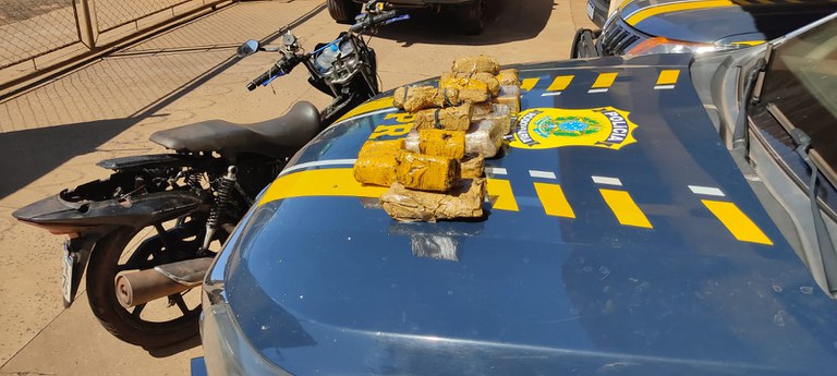 PRF apreende 8 Kg de cocaína em Anastácio (MS) .jpg