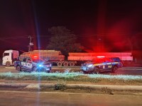 PRF apreende carga ilegal de madeira em Campo Grande (MS)