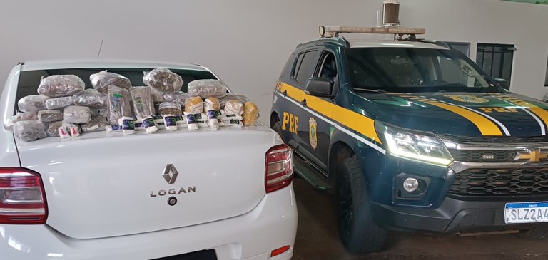 PRF apreende 8 Kg de drogas em Maracajú (MS)2.jpg