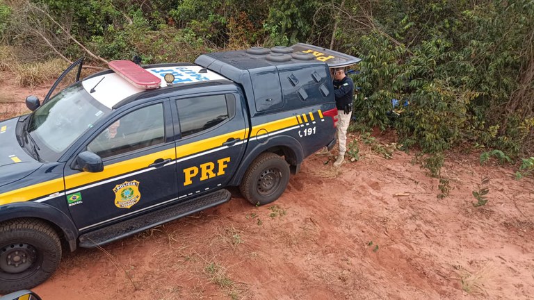 PRF apreende maconha e cigarros em Nova Alvorada do Sul (MS).jpg