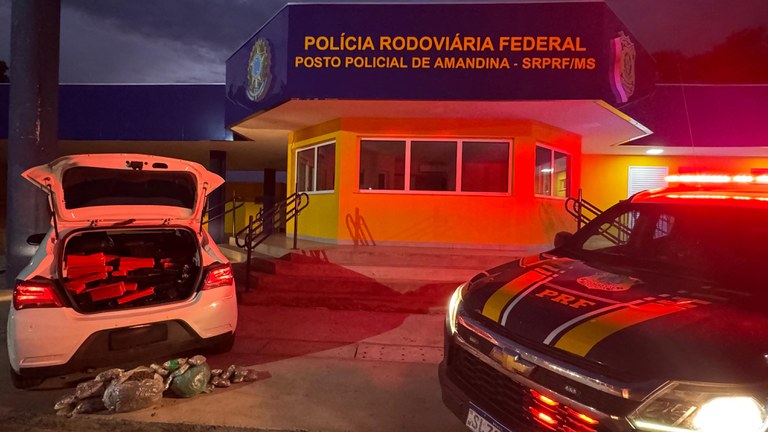 PRF apreende mais de 170 kg de maconha em Ivinhema (MS).jpg