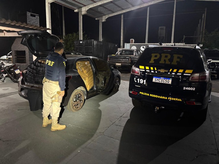 PRF e PM apreendem 1,2 tonelada de maconha e cigarros em Maracajú (MS).jpg