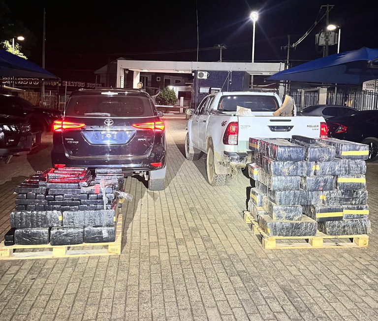 Ação conjunta apreende 1 tonelada de maconha e recupera dois veículos.jpeg