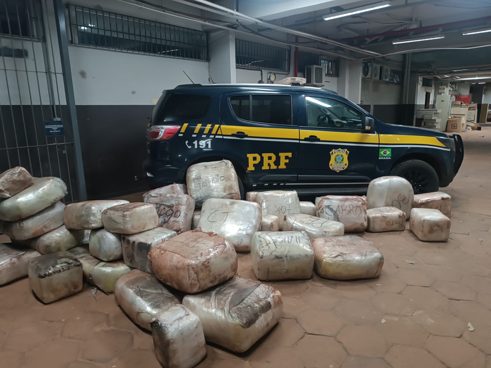 PRF apreende 583 quilos de drogas em Miranda (MS).jpeg