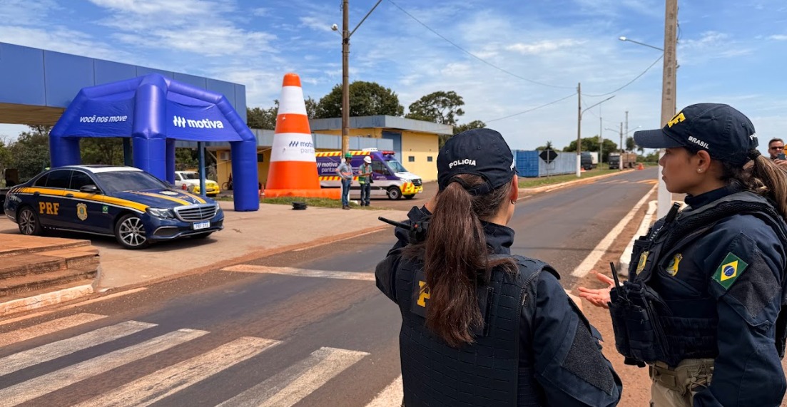 Rosas de AçoPRF realiza ação educativa para combater a violência contra a mulher.jpeg