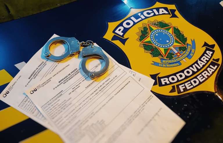 PRF prende em Jaraguari (MS) homem com 4 Mandados de Prisão em aberto