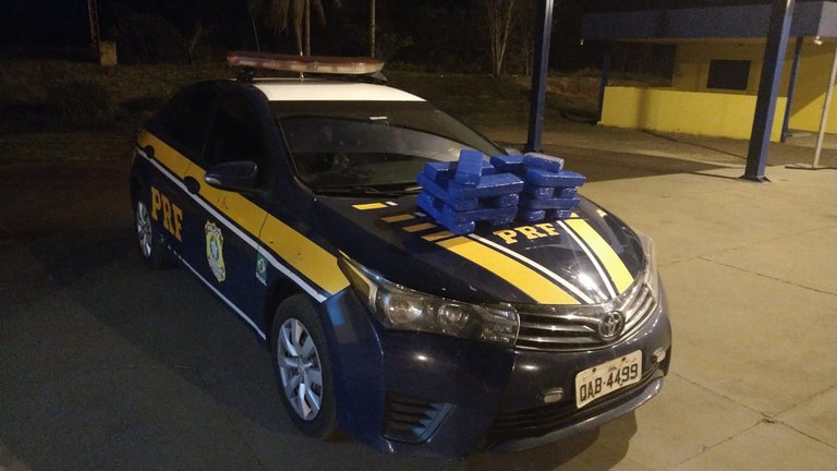 PRF apreende 20 Kg de maconha com passageiras de ônibus em Jaraguari (MS)