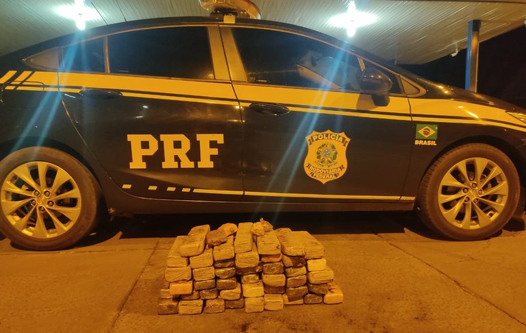 PRF apreende 36 Kg de maconha com passageiro de ônibus em Campo Grande (MS)