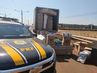 PRF apreende 500 mil maços de cigarros em Dourados (MS)