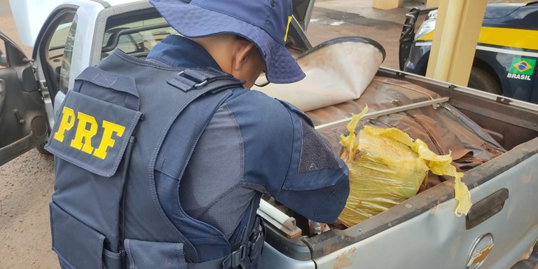 PRF e PM apreendem 484 Kg de maconha e skunk em Nova Alvorada do Sul (MS)