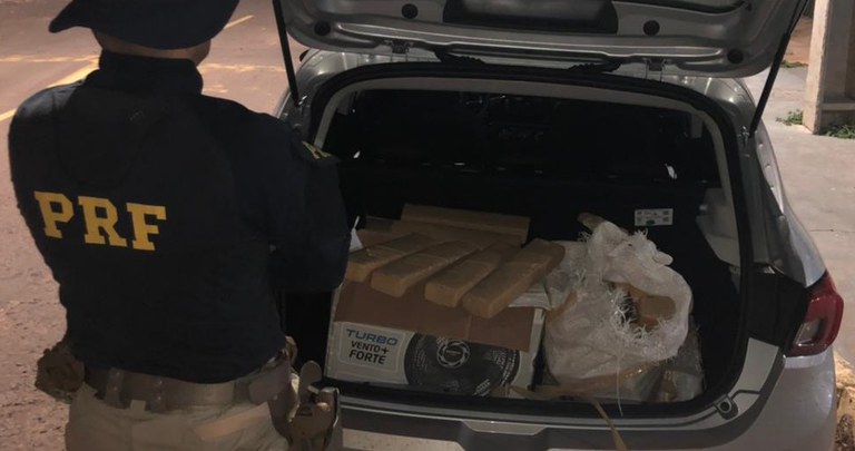 PRF apreende 115 Kg de maconha e prende dupla em Camapuã (MS)