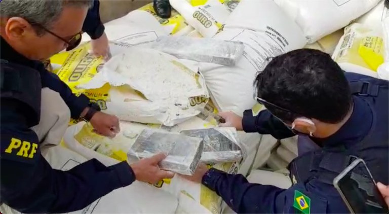 PRF apreende mais de 500 Kg de cloridrato de cocaína em Amambai (MS)