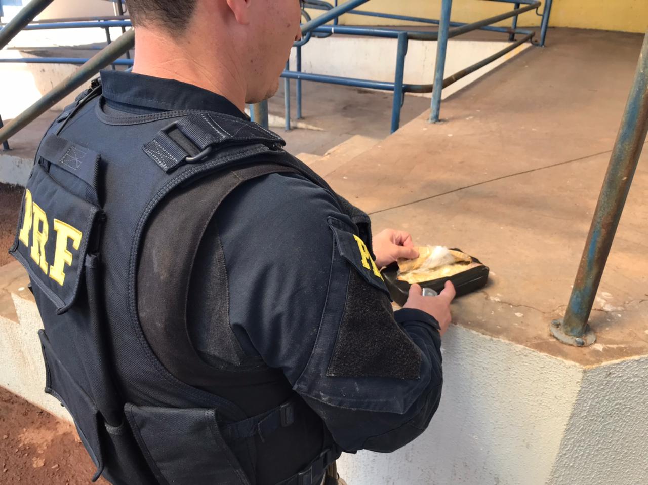 PRF apreende pasta base de cocaína e recupera veículo em Miranda (MS) 2