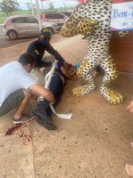 PRF socorre homem que caiu do teto em um posto de combustíveis em Campo Grande (MS)