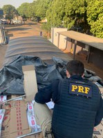 PRF apreende 250 mil maços de cigarros em Terenos (MS)
