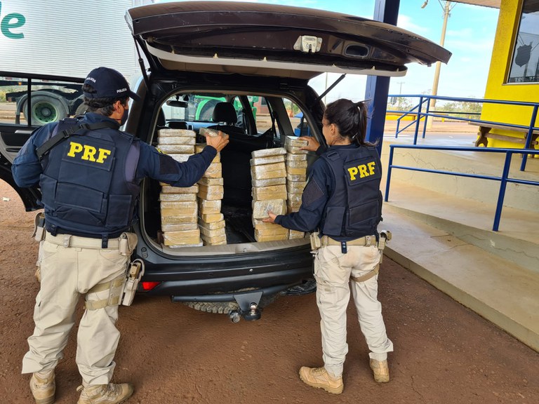 PRF apreende 61 Kg de pasta base de cocaína em Rio Brilhante (MS)1